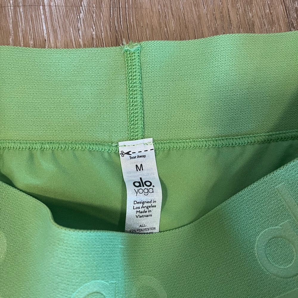 Alo Aces Tennis Skirt - Green
Apple size medium - Picture 5 of 6